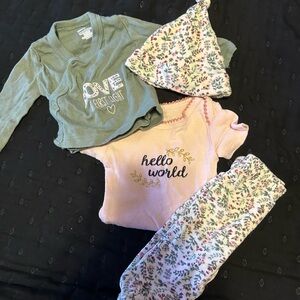 Baby Clothing Set with Floral Patterns
